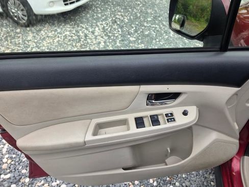 Used 2014 Subaru Crosstrek 2.0i Premium w/ Moonroof Package AWD/4WD image 11