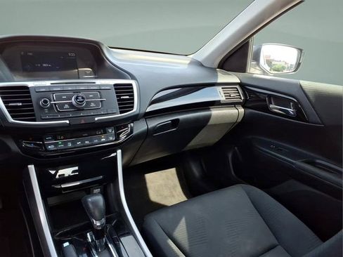 Used 2016 Honda Accord LX image 17