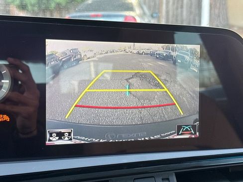 Used 2022 Lexus ES 300h w/ Premium Package image 17