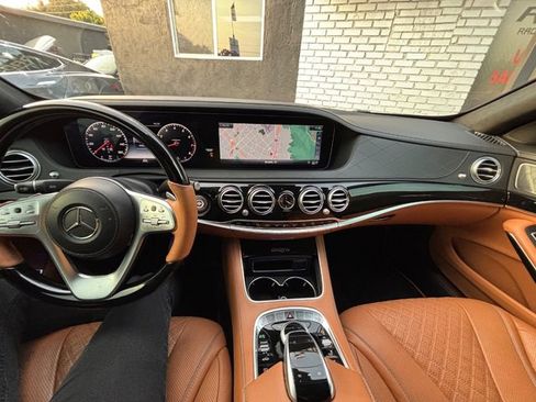 Used 2019 Mercedes-Benz S 560 Sedan w/ Premium Package image 44