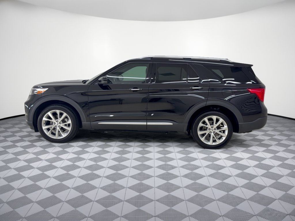 Used 2022 Ford Explorer Platinum w/ Equipment Group 601A AWD/4WD image 2