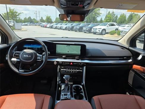 Used 2024 Kia Carnival SX Prestige FWD image 17