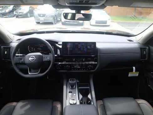 New 2026 Nissan Pathfinder Platinum AWD/4WD image 6