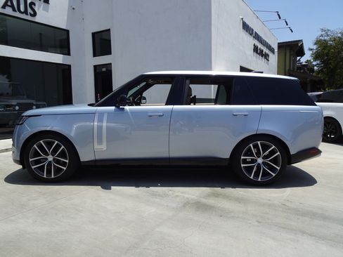 Used 2024 Land Rover Range Rover Long Wheelbase Autobiography AWD/4WD image 4