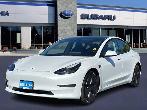 Used 2022 Tesla Model 3 Long Range AWD/4WD image 1