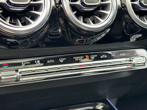 Certified 2025 Mercedes-Benz GLA 250 image 20