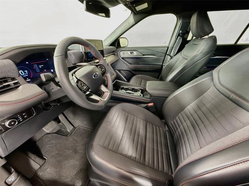 Used 2025 Ford Explorer ST-Line w/ Premium Package RWD image 9