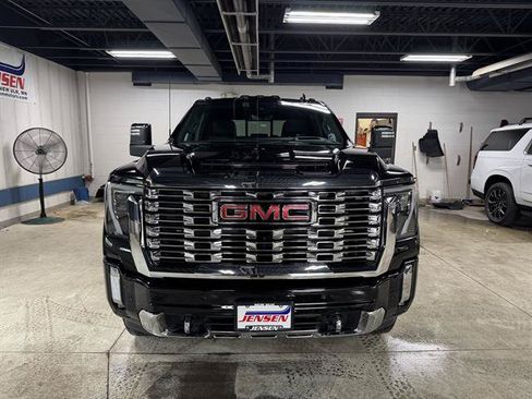 Certified 2024 GMC Sierra 3500 Denali w/ Denali Reserve Package AWD/4WD image 2