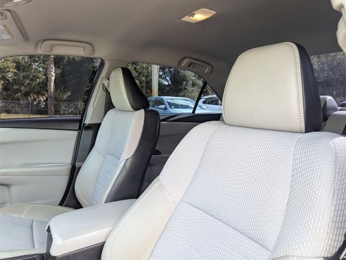Used 2016 Toyota Camry SE image 23