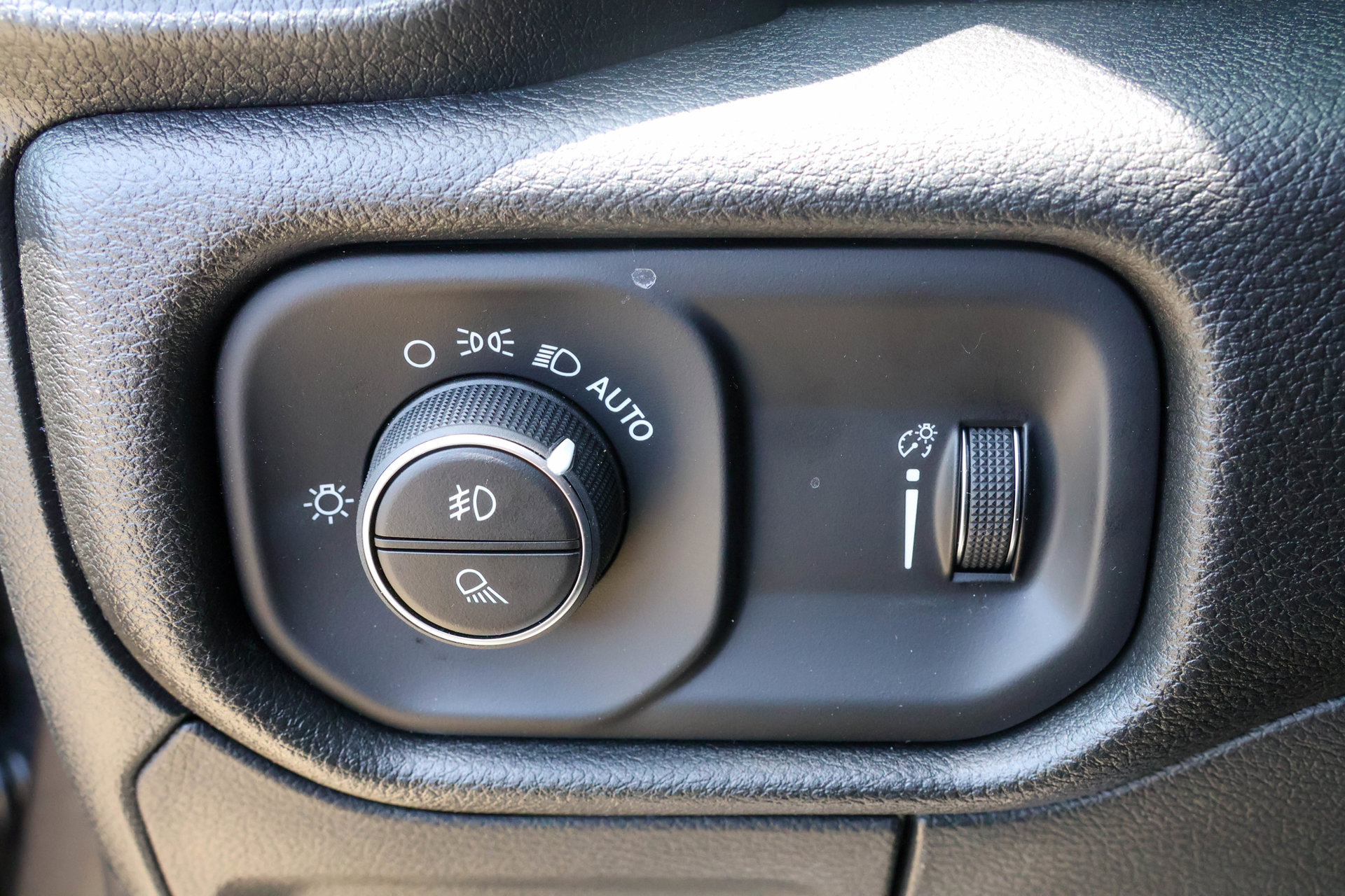 New 2026 RAM 1500 Warlock AWD/4WD image 28