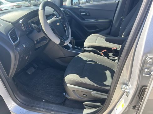 Used 2021 Chevrolet Trax LS w/ Tint and Cruise Package image 4