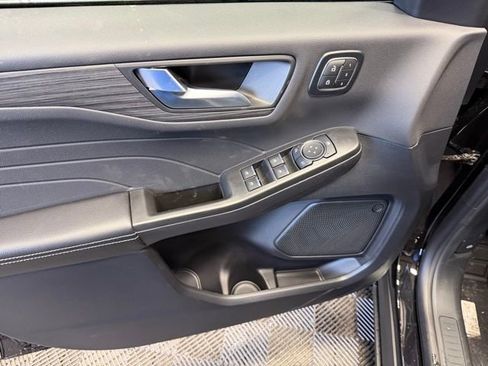 New 2026 Ford Escape Platinum w/ Class II Trailer Tow Package image 15