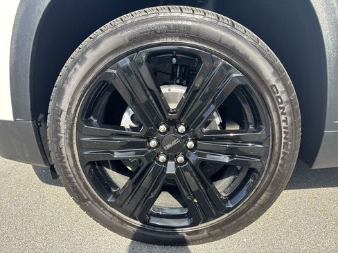 New 2026 GMC Acadia Elevation w/ Black Edition AWD/4WD image 19