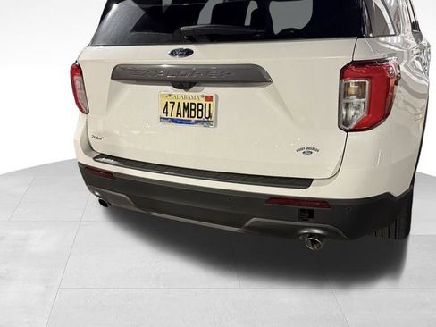 Used 2024 Ford Explorer XLT w/ Equipment Group 202A image 7