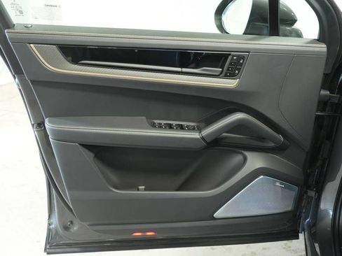 Certified 2025 Porsche Cayenne GTS image 25
