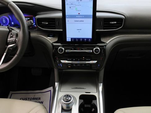 Used 2023 Ford Explorer Platinum w/ Premium Technology Package RWD image 24