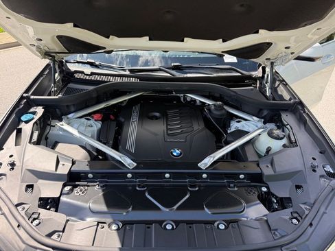 Used 2019 BMW X5 xDrive40i w/ Premium Package 2 AWD/4WD image 18