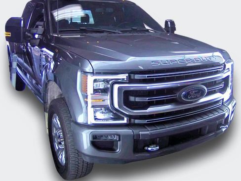Used 2022 Ford F250 Platinum w/ FX4 Off-Road Package image 2