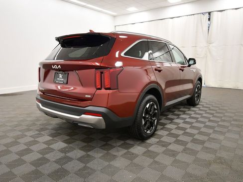 Certified 2024 Kia Sorento S w/ Panoramic Sunroof Package AWD/4WD image 8