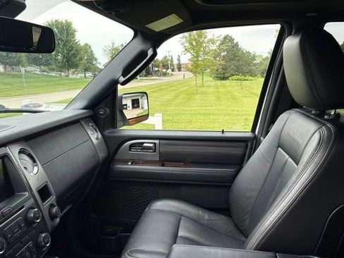 Used 2017 Ford Expedition Platinum AWD/4WD image 12
