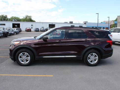 Used 2022 Ford Explorer XLT w/ Equipment Group 202A AWD/4WD image 5