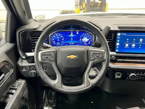 Used 2022 Chevrolet Silverado 1500 LT AWD/4WD image 23