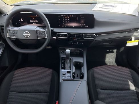 New 2026 Nissan Sentra SR w/ Floor Mat Package FWD image 8
