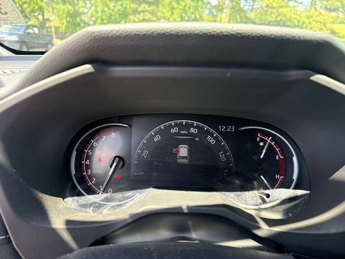 Used 2025 Toyota RAV4 LE AWD/4WD image 12