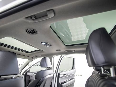 Used 2025 Hyundai Palisade Limited FWD image 19