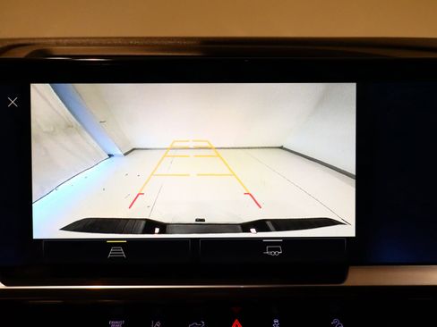 Used 2024 Chevrolet Silverado 2500 LT image 35