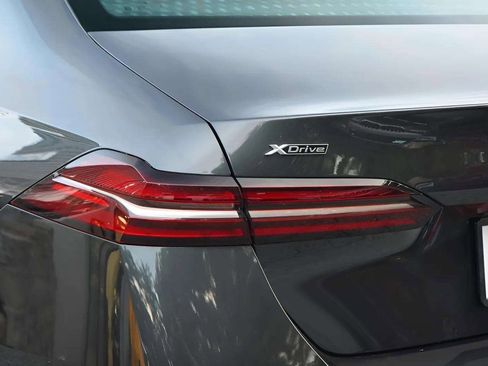 Used 2024 BMW 530i xDrive 530i xDrive image 22
