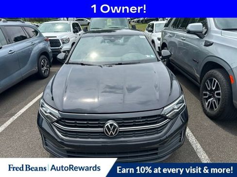 Used 2024 Volkswagen Jetta Sport FWD image 2