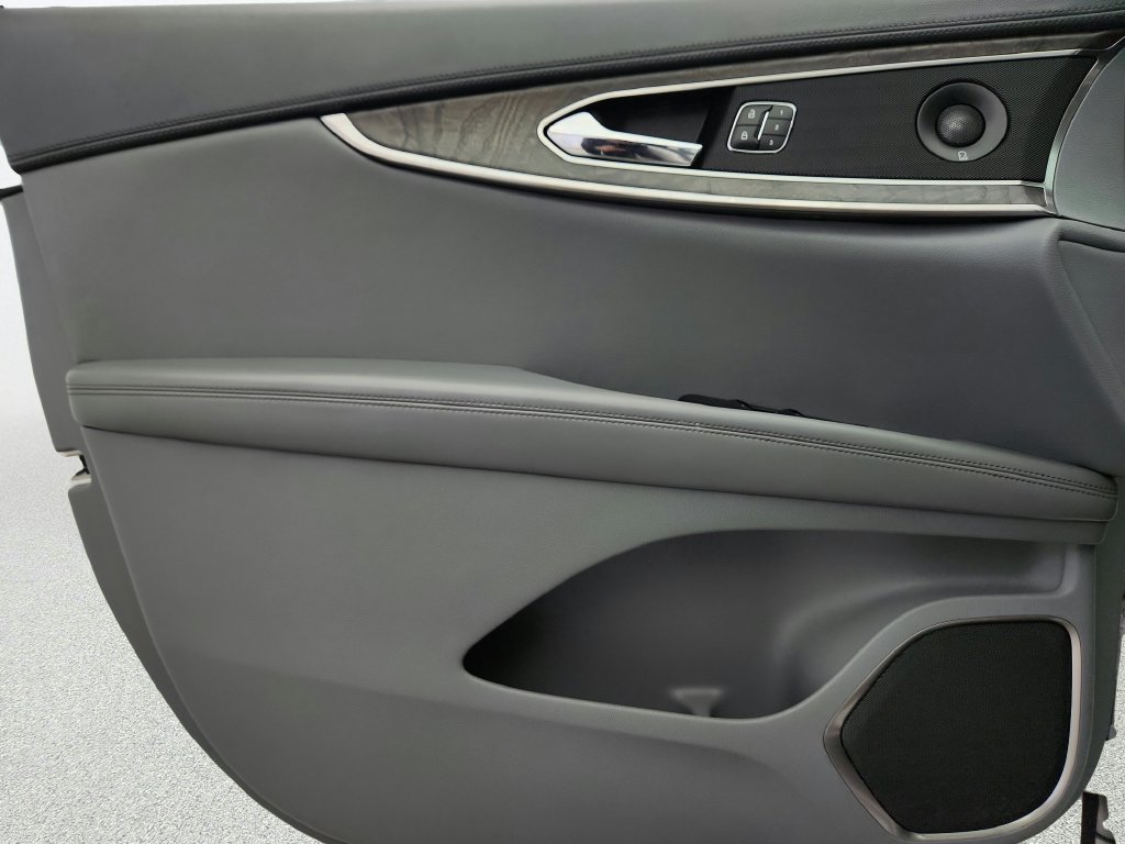 Used 2019 Lincoln Nautilus Reserve AWD/4WD image 26