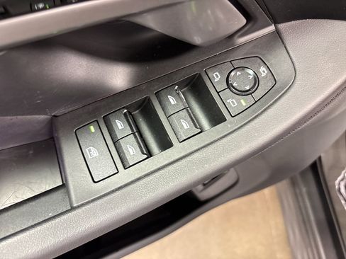 Certified 2025 BMW 530i image 21