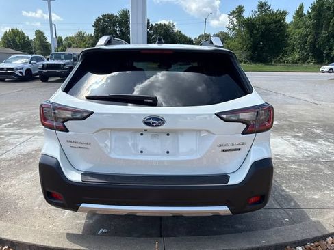 Used 2024 Subaru Outback Touring AWD/4WD image 4