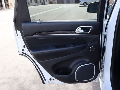 Used 2016 Jeep Grand Cherokee High Altitude image 24
