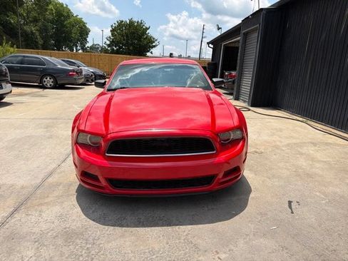 Used 2013 Ford Mustang Coupe RWD image 9