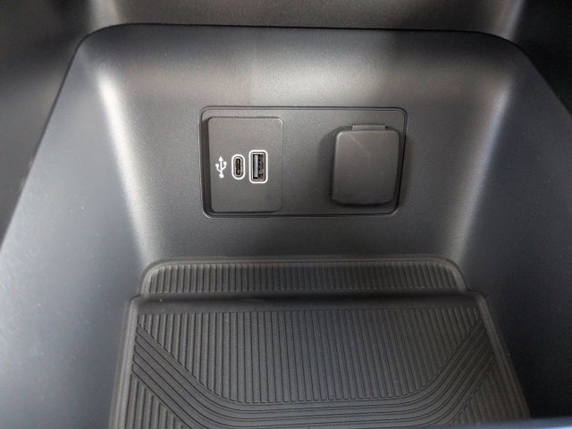 New 2026 Ford Explorer Active w/ Active Comfort Package RWD image 24