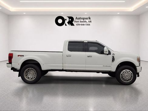 Used 2022 Ford F450 Platinum w/ FX4 Off-Road Package AWD/4WD image 6