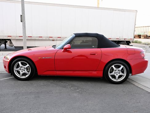 Used 2000 Honda S2000 image 4