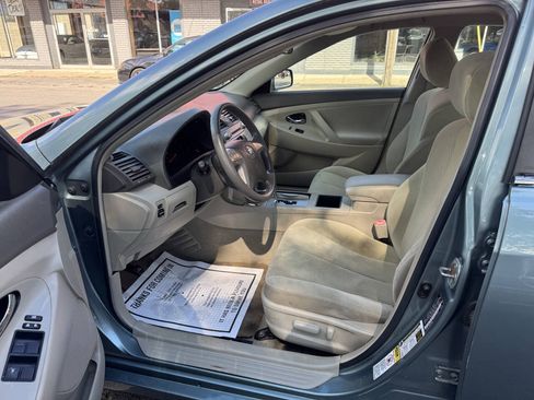 Used 2009 Toyota Camry LE FWD image 7