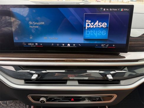 Used 2025 BMW X7 xDrive40i w/ M Sport Package image 19