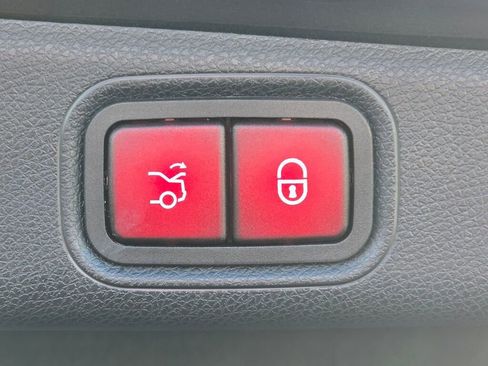 Used 2023 Mercedes-Benz E 450 4MATIC Sedan image 24