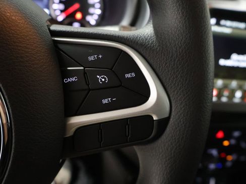 Used 2023 Jeep Renegade Latitude image 36