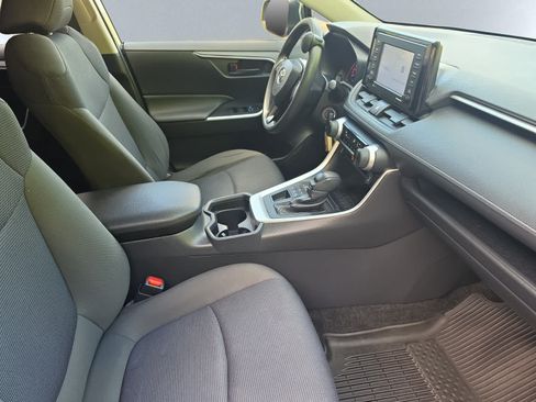 Used 2021 Toyota RAV4 LE AWD/4WD image 20