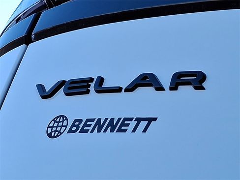 New 2026 Land Rover Range Rover Velar Dynamic SE image 17