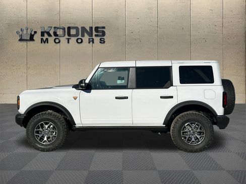 New 2025 Ford Bronco Badlands image 4