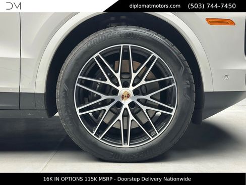 Used 2025 Porsche Cayenne E-Hybrid image 42