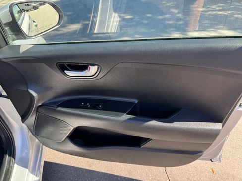 Used 2022 Kia Rio S image 26