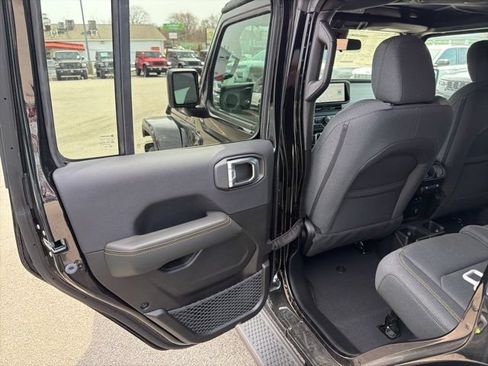 New 2026 Jeep Wrangler Unlimited Sahara AWD/4WD image 11